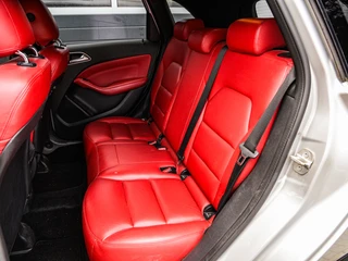 Mercedes-Benz B-Class 250 Ambition Rood leder | Xenon | Camera | Navi | Trekhaak | PDC v+a | Cruise control / 7
