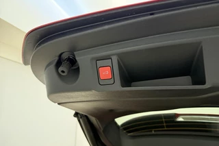 Peugeot e-308 SW GT 54 kWh / 15