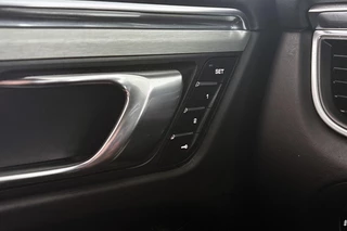 Porsche Macan 3.6 Turbo 1e Eigenaar NL Auto Panoramadak Sportchrono Luchtvering / 20