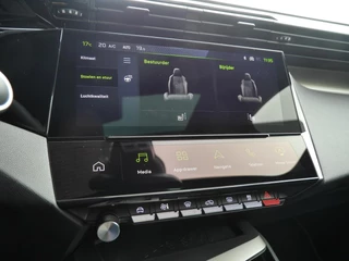 Peugeot 308 1.2 Hybrid 145 e-DCS6 GT € 6000,- DEMOVOORDEEL! | AGR stoelen | Stoel en stuurverwarming | Camera rondom | Adaptieve cruise control | Panoramadak | Afneembare trekhaak | Full led | 18 inch lichtmetalen velgen / 30