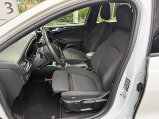 Ford Focus Wagon 1.0 EcoBoost ST Line Business / 18