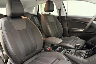 Opel Grandland 1.2 Turbo 130Pk GS Light | Climate control | Navigatie | AGR-Stoelen | Parkpilot | Led koplampen | Winter Pakket | LM-Velgen / 16