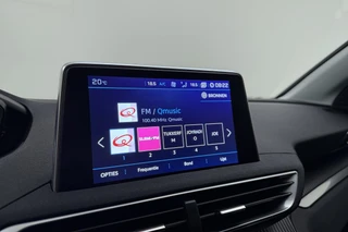 Peugeot 5008 1.2 PureTech Blue Lease Executive | 7 persoons | Cruise control | Climate control | Navigatie full map | Lichtmetaal 17" / 25