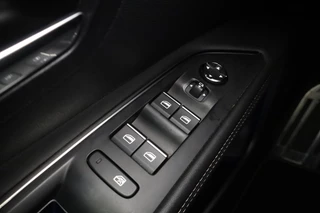 Peugeot 3008 1.2 PureTech GT  Trekhaak | Stoelverwarming Voor | Adaptief Cruise Control | Dodehoek Detectie | Lendensteun | Parkeer Sensoren rondom | / 20