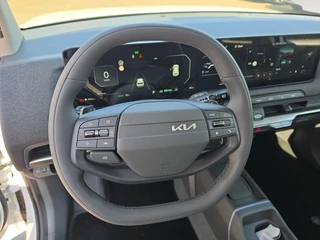 Kia EV2 Plus 42.2 kWh | Navigatie | Climate control | Stoel + Stuurverwarming | Parkeer sensoren voor + achter | Parkeer camera achter | DEMO / 19
