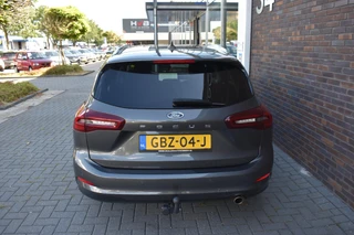 Ford Focus Wagon 1.0 EcoBoost Hybrid Titanium / 7