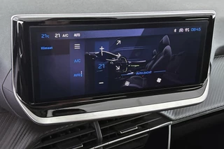 Peugeot 208 1.2 Hybrid 100 e-DCS6 Allure / 21