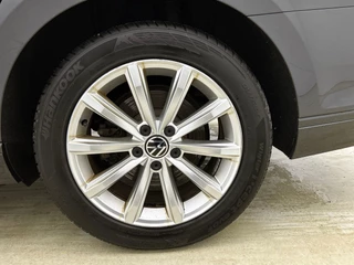 Volkswagen Passat 1.5 TSI Business | Automaat | Adaptive cruise | Stoelverwarming | CarPlay | Camera | Parkeersensoren | BTW / 10