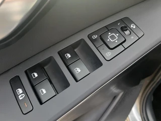 Kia Niro 1.6 GDi Hybrid DynamicLine Edition | Dodehoek detectie | Elektrisch bedienbare best. stoel | Navigatie | Adaptieve cruise control | Apple Carplay / Android Auto | Verbruik 1 op 20! / 32