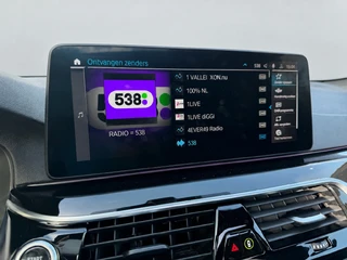 BMW 5 Series Touring 530e M sport PLUS panoramadak, electr trekhaak, lazer, VOL OPTIES! 1 e eigenaar, Origineel NL auto met nap / 54