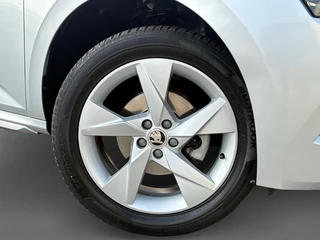 Skoda Kamiq 1.0 TSI Business Edition | Navi | Parkeersensoren V+A | Virtual Cockpit | Lichtmetalen Velgen | Premium Sound System | Keyless Go | Apple Carplay | Android Auto | 12 maanden Bovag Garantie / 4