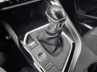 Peugeot 3008 1.2 PureTech GT Line | Apple-Android | Trekhaak | Dealeronderhouden / 19