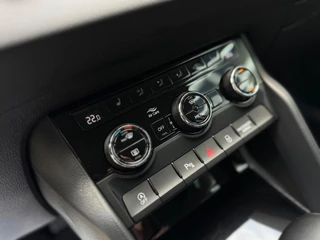 Skoda Karoq 1.5 TSI ACT Business Edition Plus / CarPlay / 13