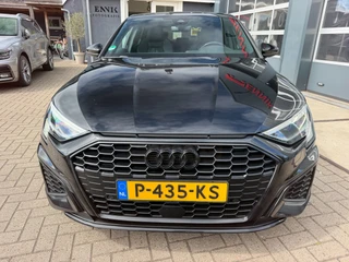 Audi A3 Limousine 35 TFSI S edition S-Line / Matrix LED / Virtual / BTW / Black Pack . / 32