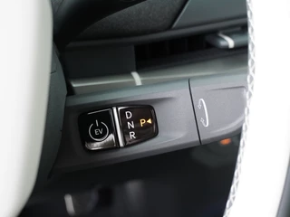 Kia EV3 GT-Line Business Edition 81.4 kWh  - Stoel-/Stuurverwarming - Elektrisch Verstelbare Bestuurdersstoel - Ambient Lighting- Apple Carplay/Android Auto - Fabrieksgarantie t/m 2033 / 32