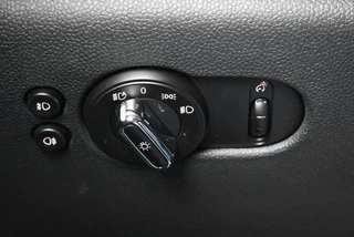 MINI Cooper 1.5 COOPER CHILI S.BNS CLIMA / STOELVERW. / CRUISE / 17