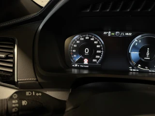 Volvo XC90 2.0 T8 Recharge AWD R-Design Pano Memory 7P NAP / 34