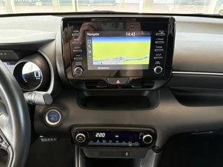 Toyota Yaris 1 .5 Hybrid Dynamic 5-drs. CAMERA/KEYLESS/NAVI/CARPLAY/16INCH / 30