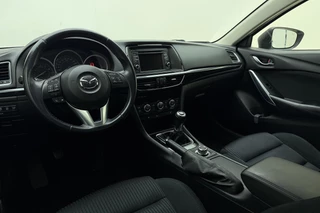 Mazda 6 2.0 TS | Navigatie | Trekhaak  (1.300KG trekgewicht )| Climate control | Stoelverwarming | Parkeersensoren | Cruise control | Extra getint glas / 17