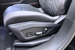 Jeep Compass 1.2 e-Hybrid First Edition | LED matrix verlichting | Panoramadak | Drive assist | Focal audio | Massage stoelen | Stoel ventilatie/verwarming | Camera's rondom / 8