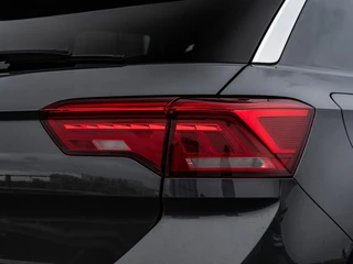 Volkswagen T-Roc 1.5 TSI 150 PK DSG Style IQ.DRIVE | Trekhaak | Virtual Cockpit | LED | ACC | Camera | Dodehoekdetectie | Stoel-/Stuurverwarming | Navigatie | Apple CarPlay/Android Auto | 18" / 43
