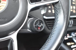Porsche Cayenne 3.0 E-HYBRID NL AUTO / P.DAK / ADAP. CRUISE / 34