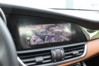 Alfa Romeo Giulia 2.0T SUPER AUT ORIG.NL/A.CarPlay/Ad.Cruise/Stuur&Stoelverw./18inch 114dkm! / 36