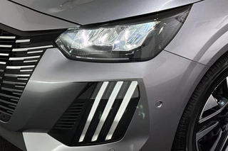 Peugeot 208 1.2 Hybrid 110 e-DCS6 Allure Achteruitrijcamera Apple CarPlay Navigatie / 18