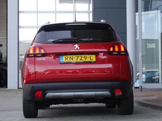 Peugeot 2008 1.2 PureTech Allure 110pk | Extra getint glas | Achteruitrijcamera | Climate control | Apple carplay/Android auto | Lage km.stand | Lichtmetalen velgen | Regensensor / 5