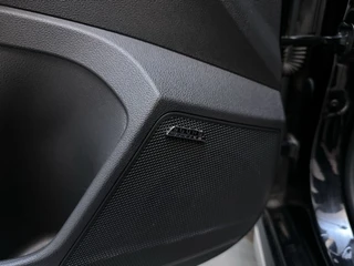 Skoda Kamiq 1.0 TSI 110pk DSG Business Edition LED Virtual Cockpit Stoelverwarming DAB+ App-Connect / 19