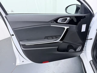 Kia ProCeed 1.0 T-GDi GT-Line  - Panorama dak - Elektrische Achterklep - Cruise Control - Navigatie - Climate Control - - Fabrieksgarantie tot 10-2030 / 22