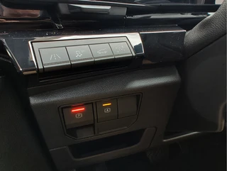Renault Austral 1.2 E-TECH FULL HYBRID 200 ICONIC AUTOMAAT  Stuurverwarming | 360 Camera | Keyless / 27
