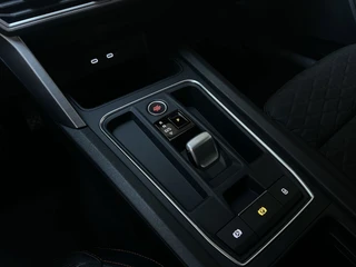 Seat Leon Sportstourer 1.5 eTSI 150pk DSG FR Business Intense LED Camera Stoelverwarming DAB+ / 26