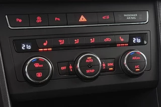 SEAT Ateca 1.5 TSI Style Business Intense Stoelverwarming LED Elektrische Achterklep Camera / 35