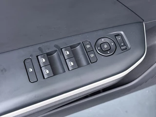 Kia K4 1.0 T-GDi MHEV GT-Line Launch Edition (pano) - Schuif/kantel dak - Stoel/stuurverwarming - AppleCarplay - Android Auto - 7 jaar of 150.000km fabrieksgarantie / 19