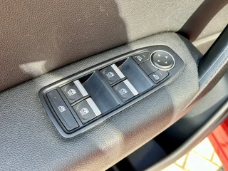 Renault Captur 1.3 TCe 140 EDC Intens  | Trekhaak | Automaat | Navigatie | Achteruitrijcamera | Parkeersensoren V+A | Climate Control | NL Auto | Cruise Control | Apple CarPlay/Android Auto / 43