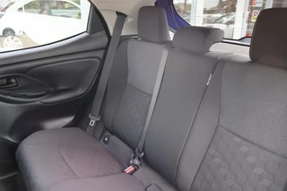 Toyota Yaris 1.5 Hybrid 115 Dynamic STOEL/STUURVERW PARK-SENSOREN KEYLESS LM-VELGEN LED CAMERA PRIVACY-GLASS AD-CRUISE APPLE/ANDROID DAB+ / 28
