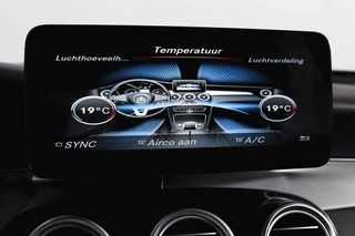 Mercedes-Benz GLC Coupé 250 4MATIC 211 PK Premium AMG Line  | S/K-Panodak | Cruise | Stoelverw. | PDC | Camera | App. Connect | ECC | LM 21" | / 34