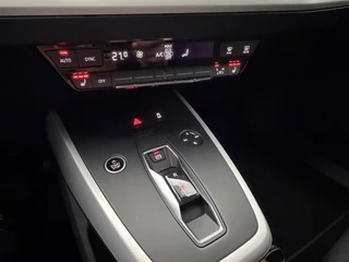 Audi Q4 e-tron 35 Launch edition 55 kWh SOH 90,6% | Elektrische Trekhaak | 110KW Snellaadvermogen | Full-Led | Carplay&Android / 20