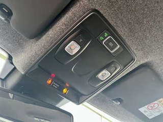 Renault Captur 1.6 E-Tech Full Hybrid 145 Techno  | Stoel+Stuurverwarming | Climate Control | Draadloze Telefoonlader | Camera + Sensoren | Two-Tone | Apple CarPlay/Android Auto / 56