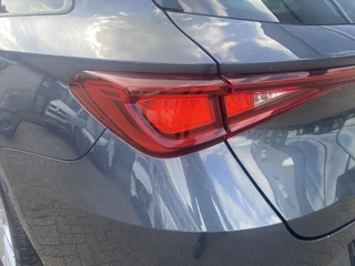 SEAT Leon 1.0 eTSI 110pk DSG-7 Style | Trekhaak wegklapbaar / 12