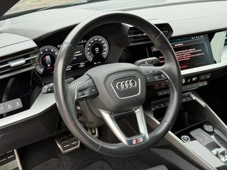 Audi A3 35 TFSI S-Line Automaat ACC B&O Black Style / 33