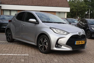 Toyota Yaris 1.5 HYBRID 115 STYLE PARK-SENSOREN BLIND-SPOT LM-VELGEN PRIVACY-GLASS LED-PAKKET AD-CRUISE APPLE/ANDROID / 5