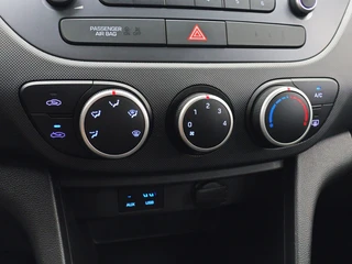 Hyundai i10 1.0i Comfort Bluetooth | All-seasons | Cruise control / 28