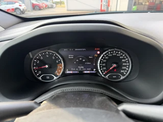 Jeep Renegade 150pk Limited Edition (Trekhaak - LED - 18"incl 4S - Automatische Airco - Stoel-/-stuurverwarming - Camera - Apple Carplay - Navigatie - Keyless Entry - Adaptieve Cruise Controle) / 17