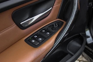 BMW 3-serie 316i Executive | Luxury Line | Sportstuur | Cruise control | Sportstoelen | Stoelverwarming | Climate control | Navigatie | Bluetooth | Regensensor | Lichtpakket | 18 inch | PDC / 33