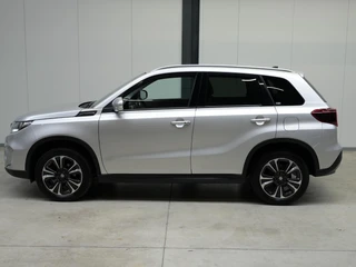 Suzuki Vitara 1.4 Boosterjet Style Smart Hybrid ✅Stoelverw.✅Trekhaak✅Panodak✅Dodehoek✅Adapt. Cruise✅Clima✅ / 24