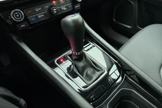 Jeep Compass 1.5T e-Hybrid S Automaat | Lederen bekleding | Keyless | Zwart dak | Stoelverwarming & stoelventilatie | Camera | Lichtmetalen velgen / 34