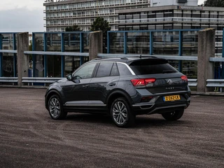 Volkswagen T-Roc 1.5 TSI 150 PK DSG Style IQ.DRIVE | Trekhaak | Virtual Cockpit | LED | ACC | Camera | Dodehoekdetectie | Stoel-/Stuurverwarming | Navigatie | Apple CarPlay/Android Auto | 18" / 10