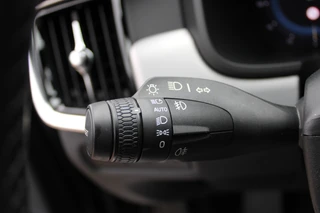 Volvo V90 2.0 T8 Plug-in hybrid AWD Ultimate Dark  | Panoramadak | Head-Up | H/K | Memory / 33